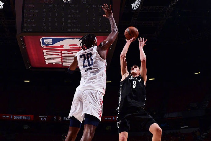 萨尔单场 8 记大帽改写历史,奇才险胜篮网 萨尔单场 8 记大帽改写历史,奇才险胜篮网